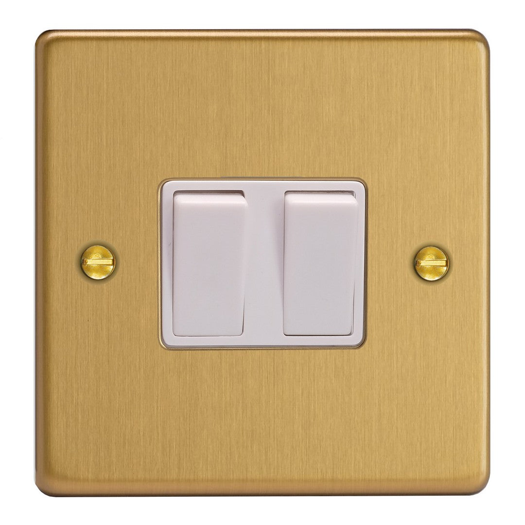 Varilight Essential 10A Intermediate Switch with 10A 1 or 2-Way Rocker Switch